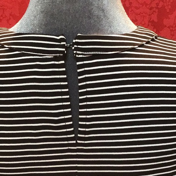 💕NWT💕 Worthington Blk/why Layla striped top size medium - Picture 6 of 7